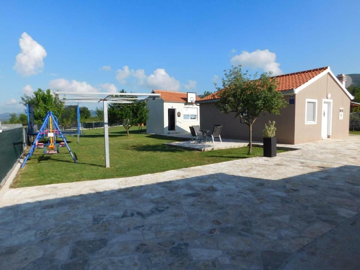 Vacation House Radosic Radosic  المظهر الخارجي الصورة