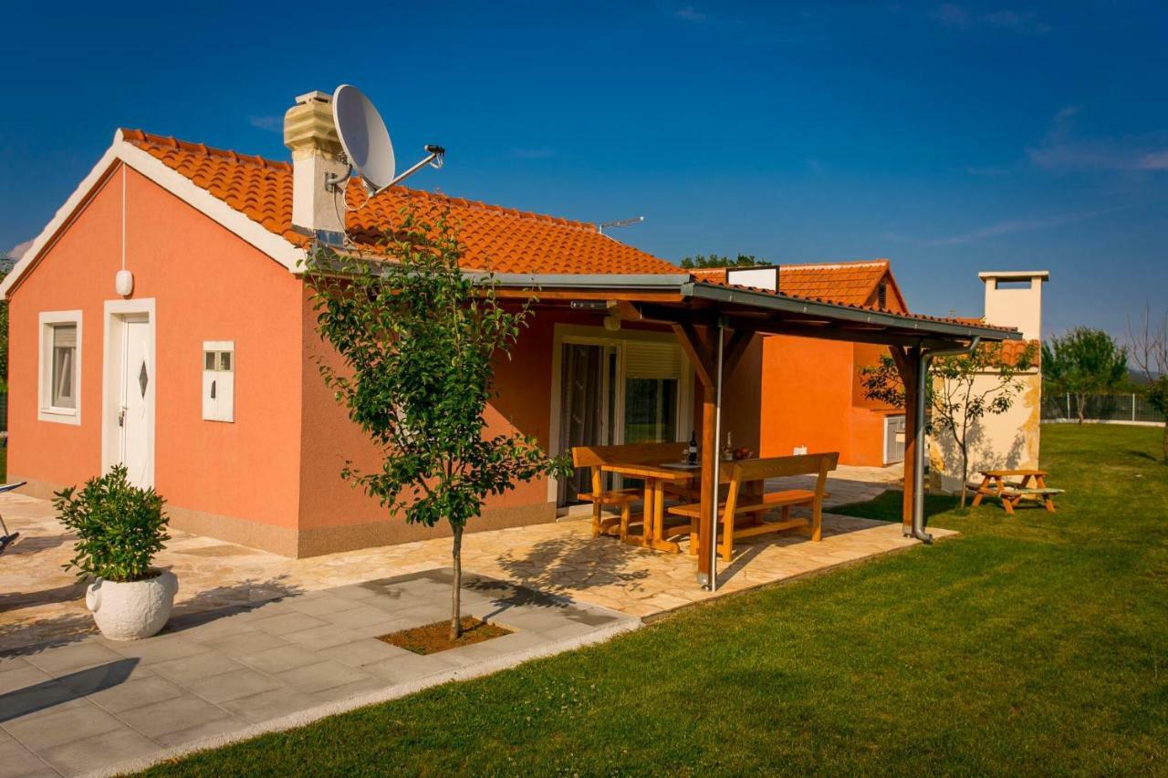 Vacation House Radosic Radosic  المظهر الخارجي الصورة