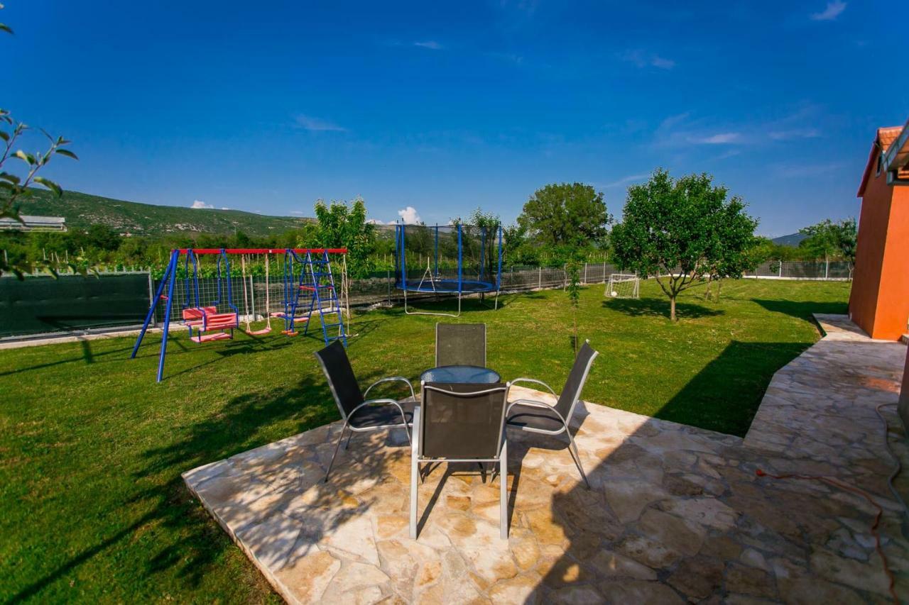 Vacation House Radosic Radosic  المظهر الخارجي الصورة